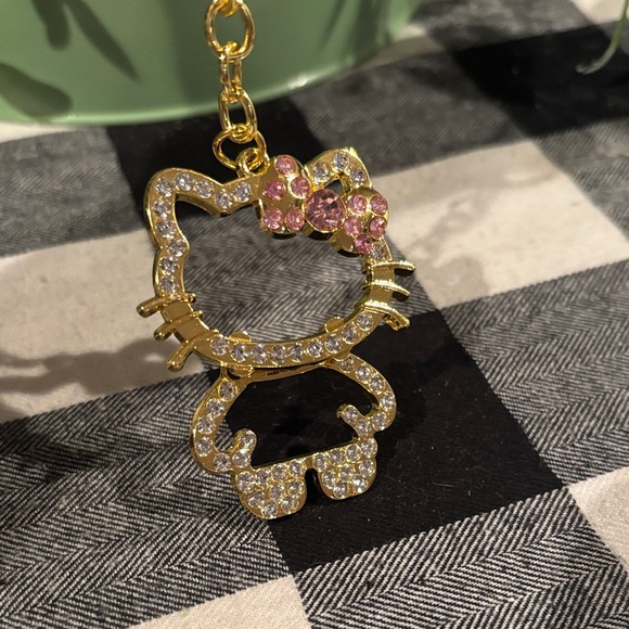 Hello Kitty Keychain - Picture 3 of 3